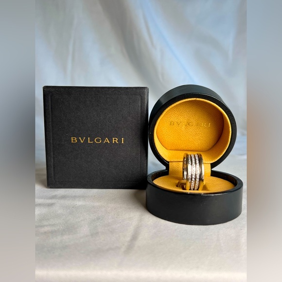 BVLGARI Other - 🎉HP🎉 BULGARI Diamond Gold B.Zero One Ring - Size 12.5